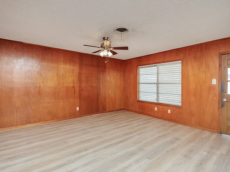 1137 Bradshaw Dr — Photo 16