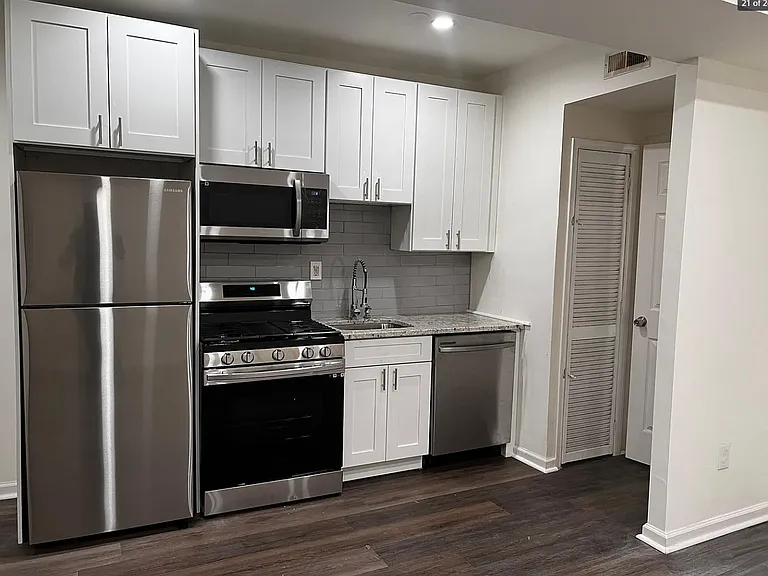 1522 V St SE #4 — Photo 20