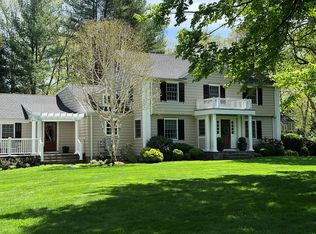 320 W Hills Rd, New Canaan, CT 06840