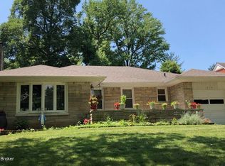 318 E Esplanade Ave, Louisville, KY 40214