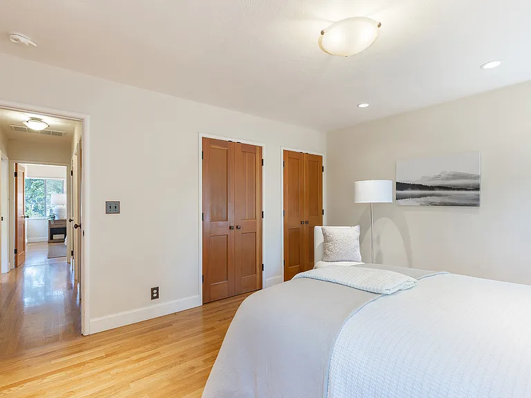 525 Keyes Ave — Photo 27