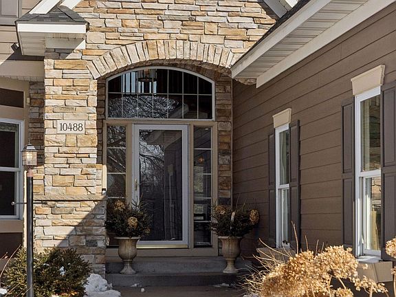 3rd image of 10488 Raleigh Rd