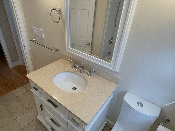 5th image of 9 Mulberry Ln