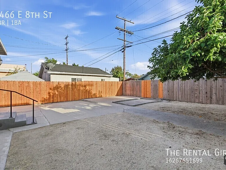 3466 E 8th St — Photo 26