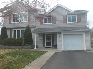 11 Mercury St, Middletown, NJ 07748