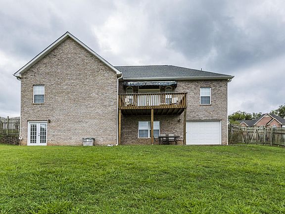 4th image of 320 Hill Top Dr