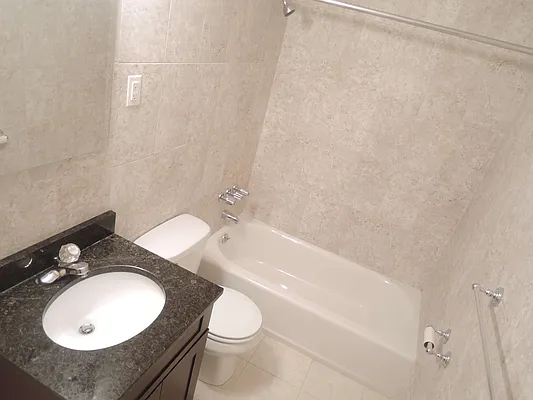 Rented by NYLA Realty | media 3