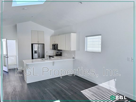 2nd image of 3037 1/2 S Bronson Ave