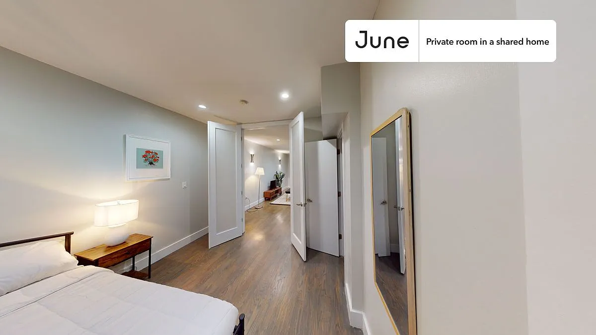 Full bedroom in 3 bed/3 bath home in Flatbush #1820 A — Photo 3