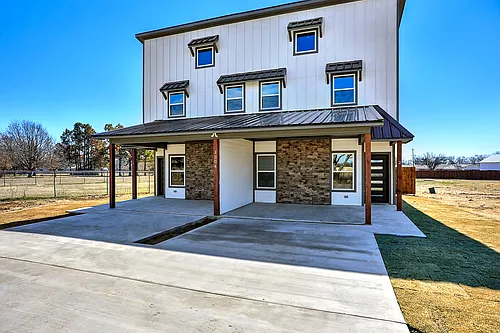 1304 Country Rd #2 Photo 1