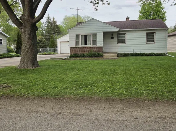 410 3rd St, Washburn, IA 50702