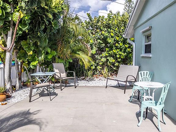 4th image of 209 Bahia Vista Dr #1