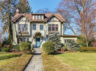 94 Heights Rd, Ridgewood, NJ 07450