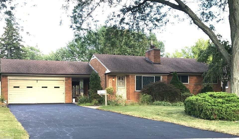 1st image of 30100 Maison St