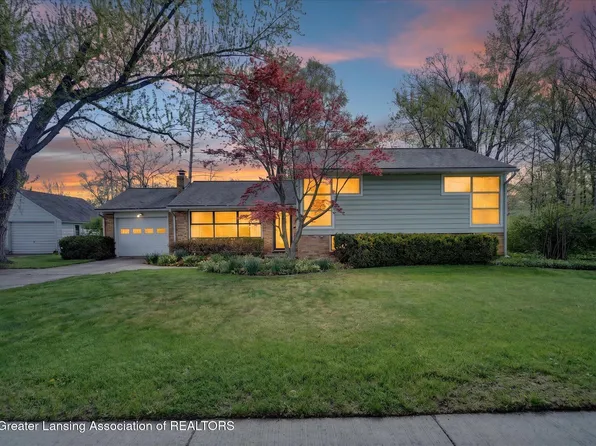 1121 Jenne St, Grand Ledge, MI 48837
