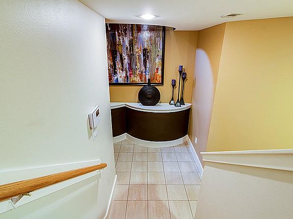 4th image of 8670 Meadowcroft Dr