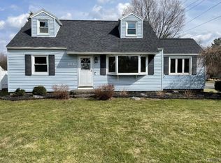 125 Bramley Dr, Camillus, NY 13031