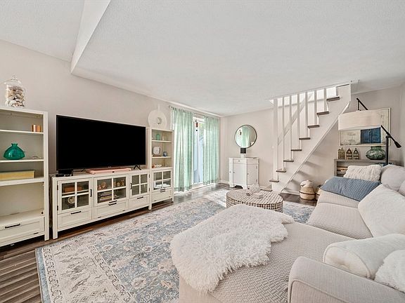 4th image of 27 Trout Farm Ln #27