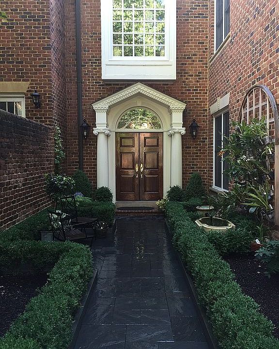 Private Entry Courtyard