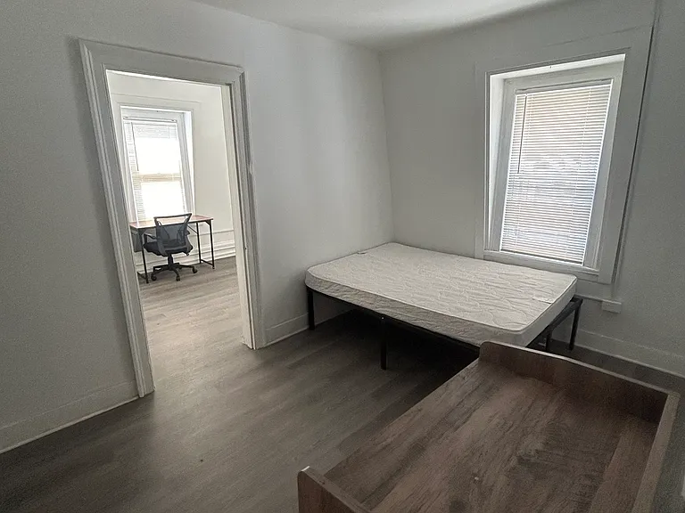 94 Walnut St #2 — Photo 8