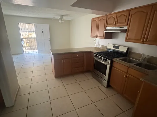 718 S 5th St #103, Burbank, CA 91501