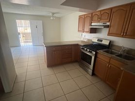 718 S 5th St, Burbank, CA