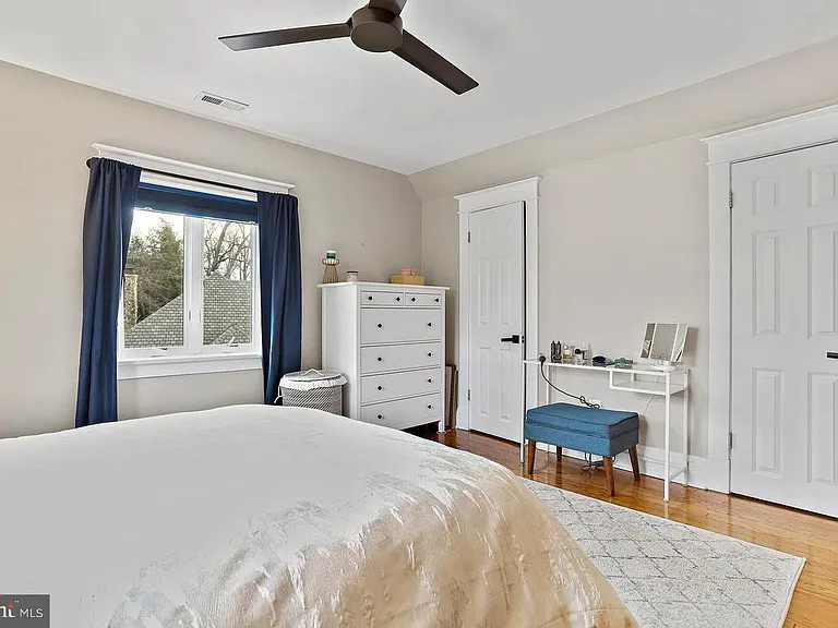 2347 S Arlington Ridge Rd — Photo 16