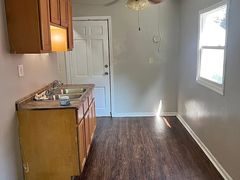 4230 N 53rd St — Photo 10
