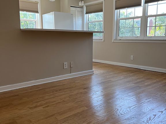 4th image of 1231 SE 1st St APT 14