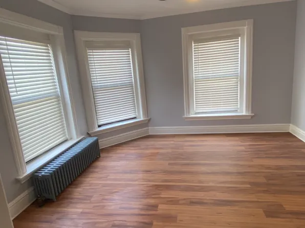 3652 S Lake Park Ave #1, Chicago, IL 60653