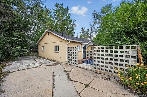 225 S Holland St #B Photo 1 225 S Holland St #B Photo 1