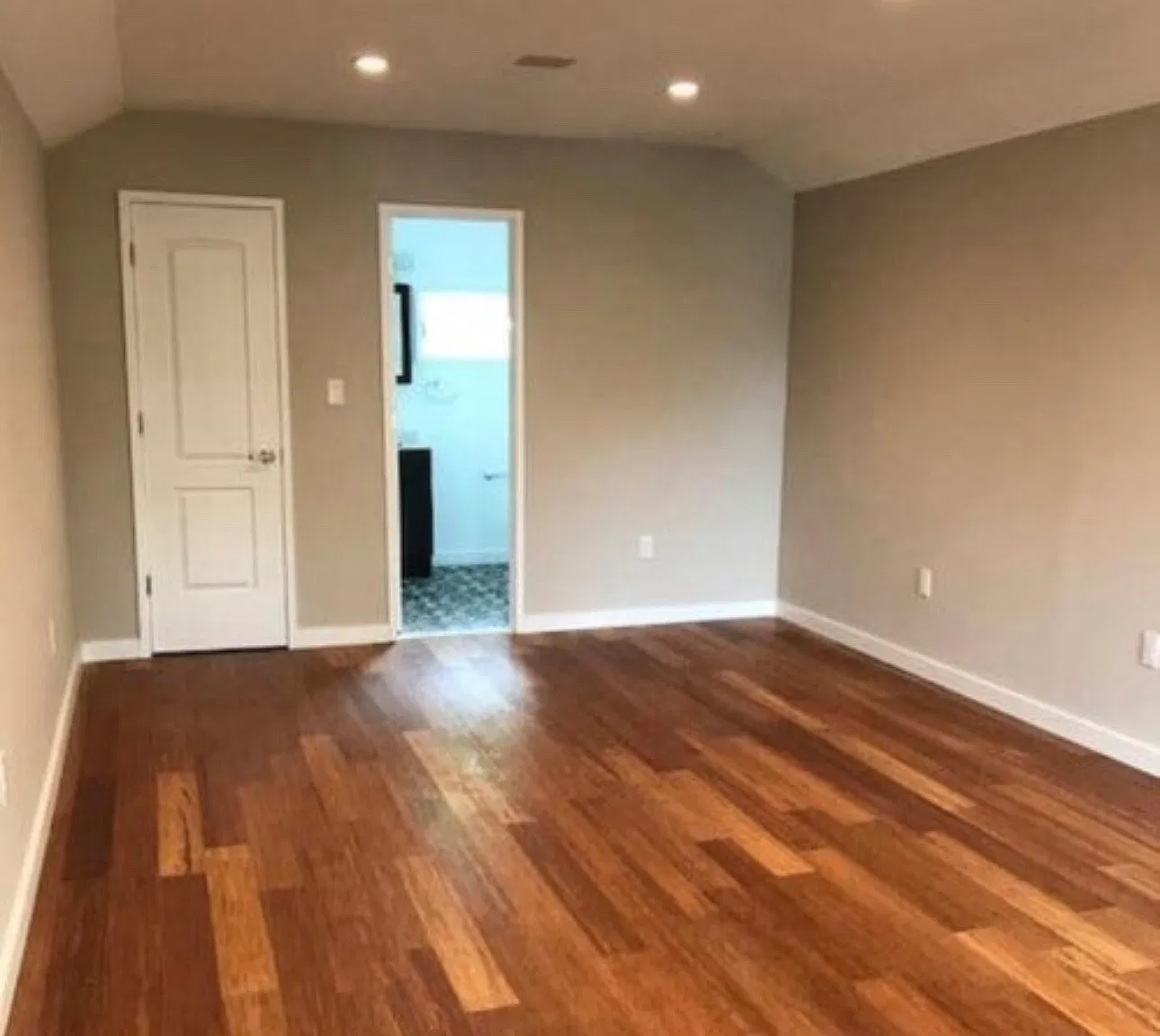 346 Beach Ave — Photo 4