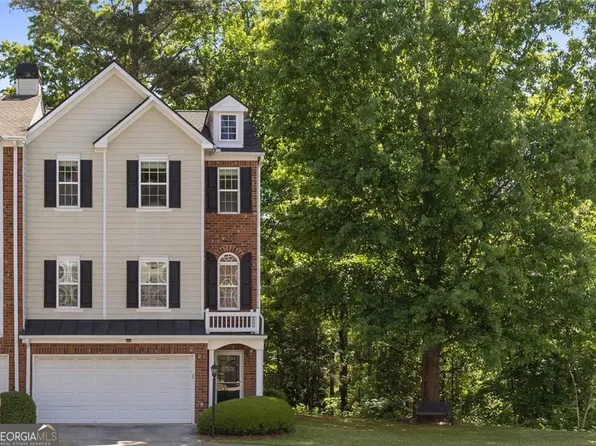 446 Sandtrap Ln, Sugar Hill, GA 30518