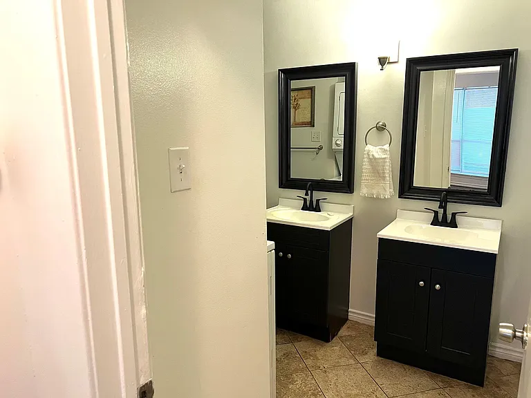 10047 Westpark Dr #9 — Photo 20