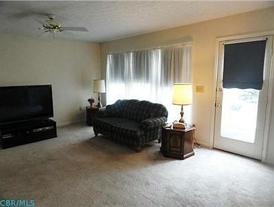 5th image of 929 Carron Cir