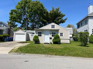 29 Grove St, Fairhaven, MA 02719