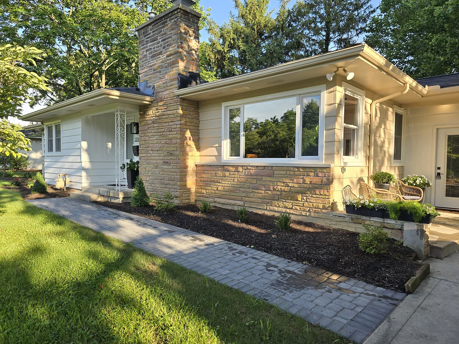 4 bed, 1548 sqft, $3,595 — Photo 2