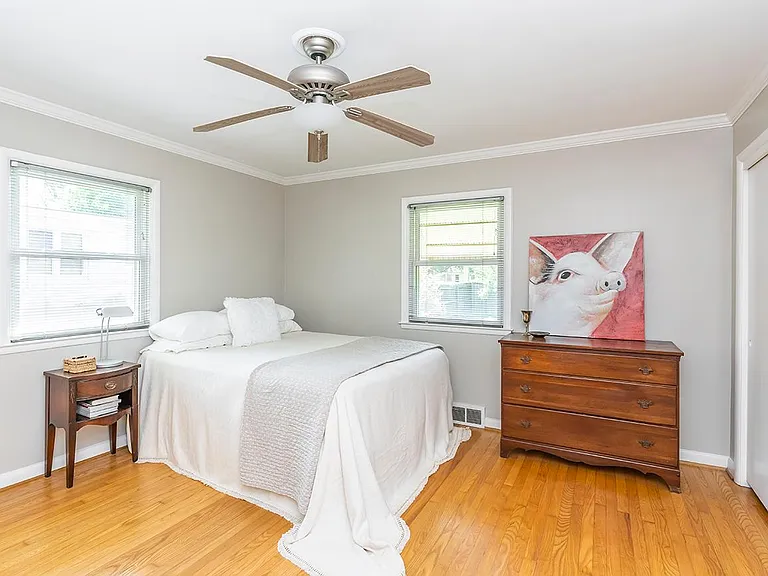 520 Albany Rd — Photo 13