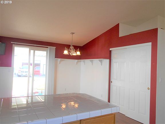 3rd image of 901 SE Clark Ave