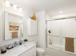 201-210 Sherman Rd #8F, Chestnut Hill, MA 02467