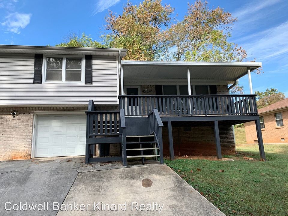 1st image of 2709 Pine Dr SE