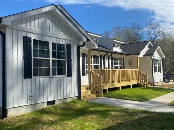 1135 Veterans Dr, Dalton, GA 30721