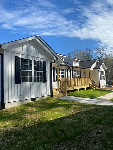 1135 Veterans Dr Photo 1