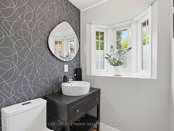 5th image of 6058 Forestglen Cres