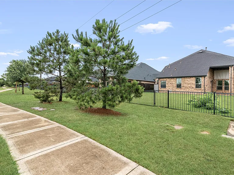 4702 Primrose Valley Ln — Photo 37