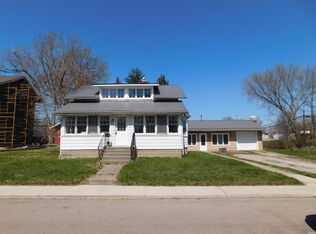 109 4th St, Winona Lake, IN 46590