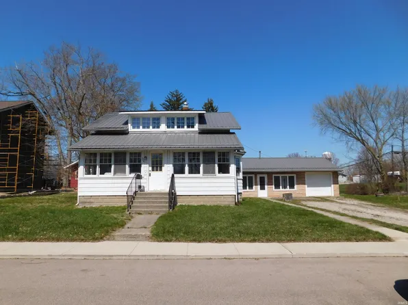 109 4th St, Winona Lake, IN 46590