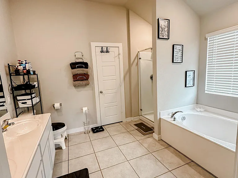 6818 Emerald Valley — Photo 22
