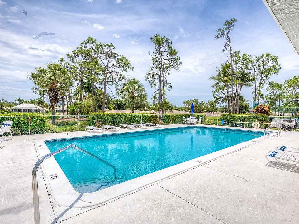 760 Augusta Blvd #D204