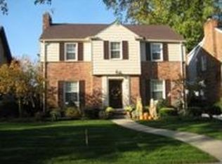 797 Fisher Rd, Grosse Pointe, MI 48236